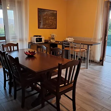 Il Nocciolino , 2 Nyaraló *