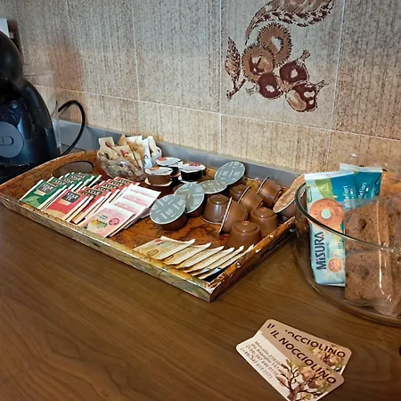 Il Nocciolino , 2 Nyaraló *