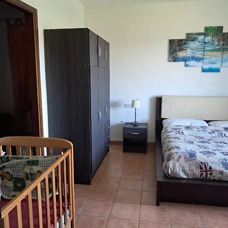 Il Nocciolino , 2 Nyaraló *