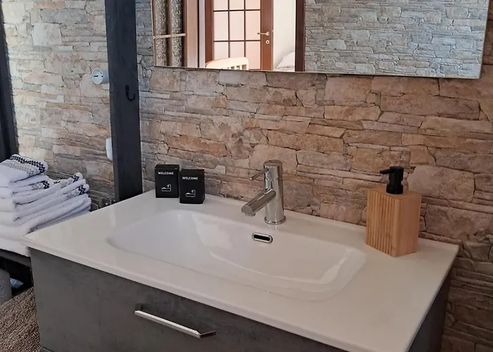 Il Nocciolino , 2 Hébergement de vacances Mercallo