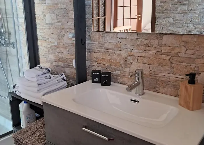 בית נופש Il Nocciolino , 2 Mercallo